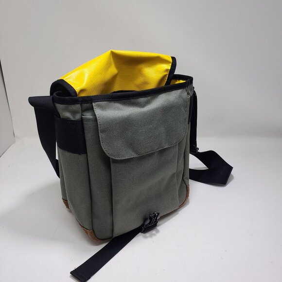 Supreme Canvas Messenger Bag Green/Brown Adjustable Strap Durable & Stylish - Picture 5 of 12